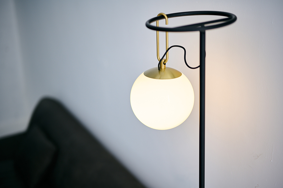 AnhFフロアランプ